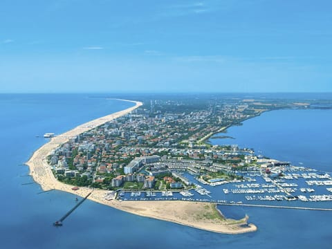 Sky, Building, Snow, Slope, Tree, House, Wood, Plant, Freezing, Mountain Range