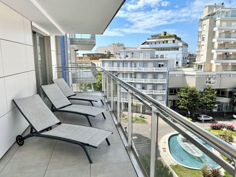 Furniture, Chair, Table, Apartment, Outdoor Furniture, Balcony, Kitchen & Dining Room Table, Condominium, Shade, Patio