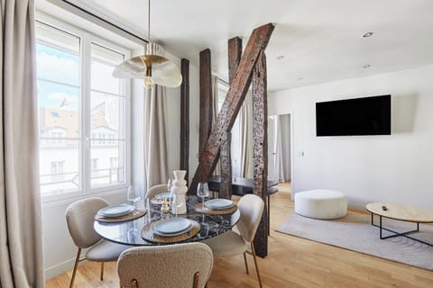 Apartment | Dining