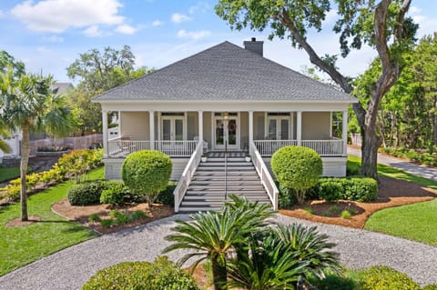 Welcome to your home away from home while you vacation on St. Simons Island!