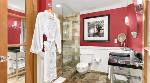 Eco-friendly toiletries, hair dryer, towels