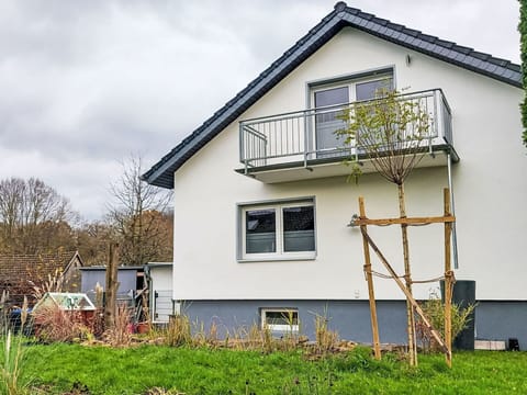 Building, House, Window, Home, Roof, Residential Area, Facade, Architecture, Cottage, Shrub