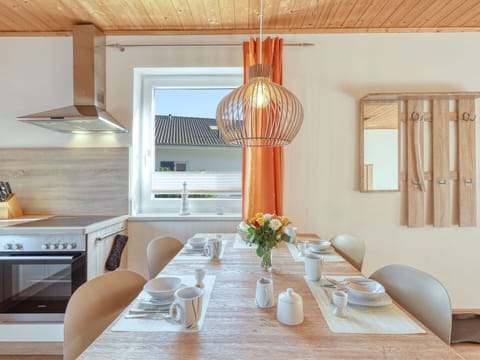 Table, Furniture, Property, Tableware, Wood, Kitchen Appliance, Orange, Interior Design, Living Room, Lighting