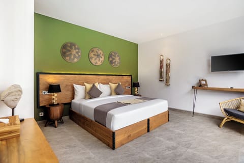 Comfort Villa, Pool View | In-room safe, iron/ironing board, free WiFi, bed sheets