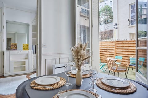 Apartment | Dining