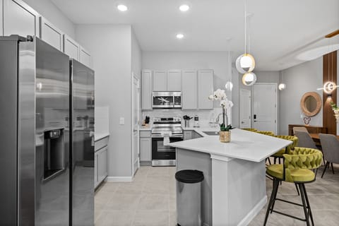 Fully-equipped kitchen