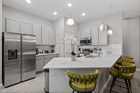 Fully-equipped kitchen