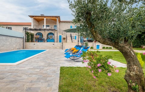 Villa | Exterior