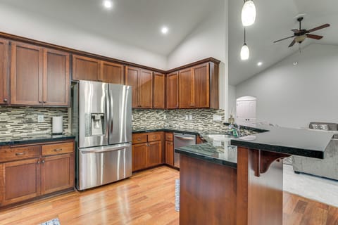 House (4 Bedrooms) | Interior