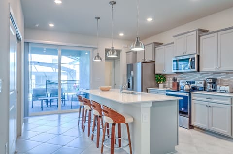House | 5 bedrooms, high-speed internet