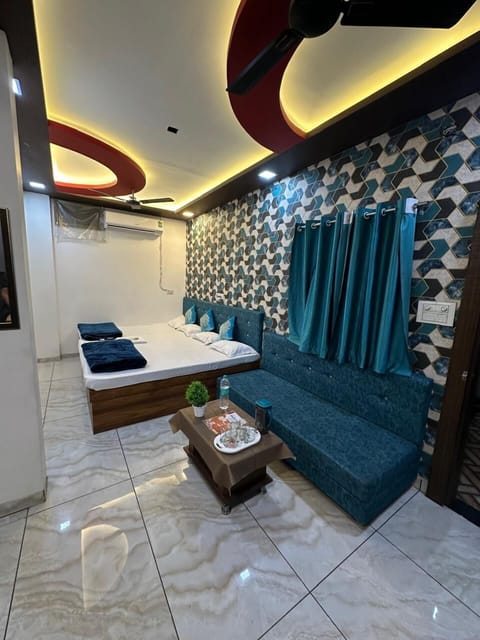 Family Room | WiFi (free)