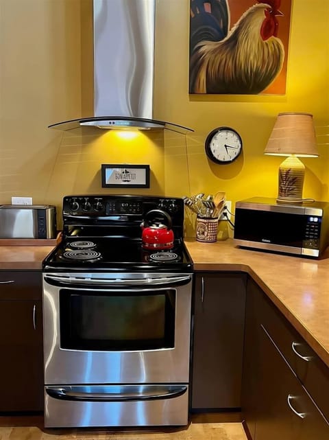 Full-size stainless appliances throughout.