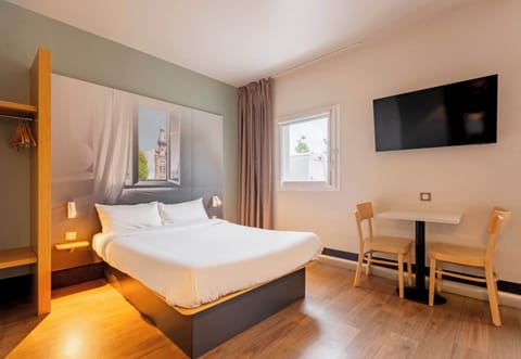 Double Room, Mobility Accessible, Non Smoking | Premium bedding, desk, soundproofing, free WiFi