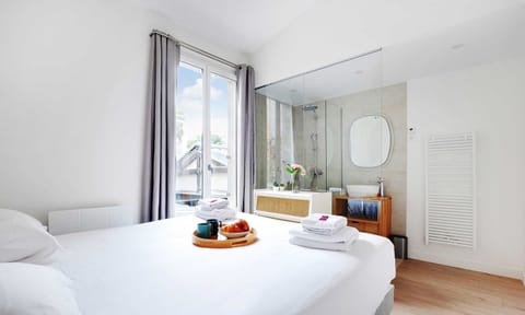 Apartment | 3 bedrooms, laptop workspace, iron/ironing board, bed sheets