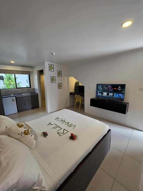 Premium Room | Desk, laptop workspace, soundproofing, iron/ironing board