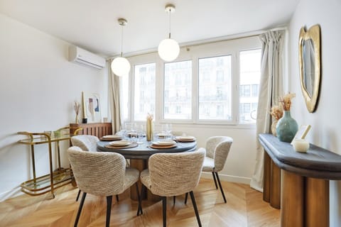 Apartment | Dining