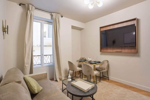Apartment | Living area