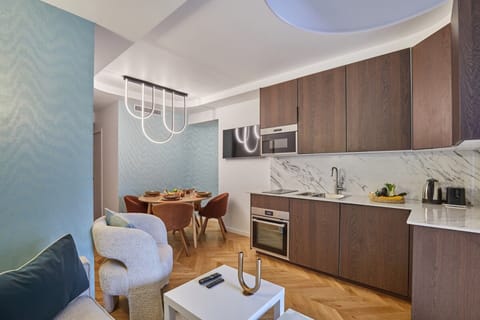 Apartment | Private kitchen | Coffee/tea maker, fridge, microwave, oven