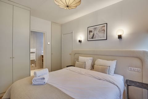 Apartment | 2 bedrooms, laptop workspace, iron/ironing board, bed sheets
