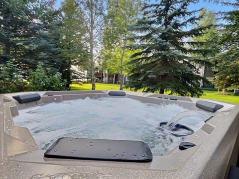 New Private Hot Tub with seating for 7