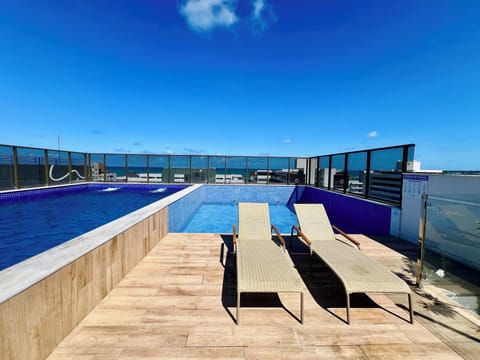 2 outdoor pools