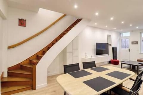 E0c8a9b1 0d0d 4731 9b61 3a53e3063be6