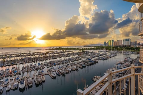 Breathtaking Hawaiian sunsets from the Balcony