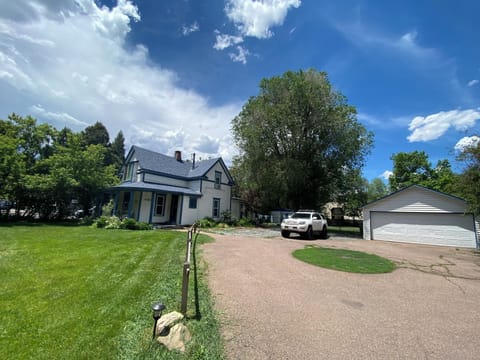 large driveway for private parking off the street