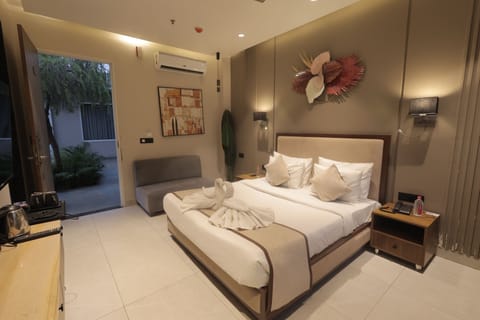 Deluxe Room, Patio, Resort View | Resort view