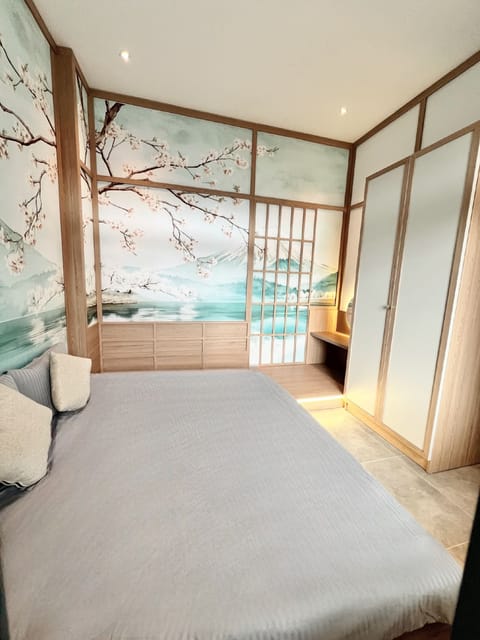 Luxury Apartment, Balcony, City View | 1 bedroom, minibar, desk, laptop workspace