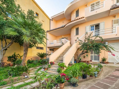 Apartment, Balcony, Condominium, Estate, Hotel, Hacienda, Villa