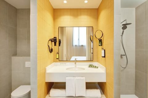 Family Room | Minibar, in-room safe, desk, laptop workspace