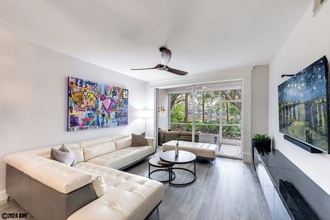 Air Conditioned Chilled Open Floor Space is filled with sunlight and style!