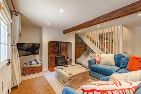 The Old Post Office, Docking - Host & Stay