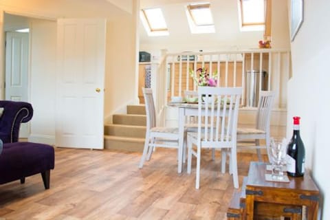 Apartment 7, York Terrace, Norwich - Host & Stay