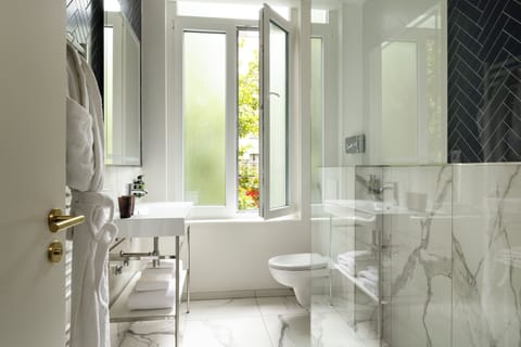 Deluxe Double Room (Augustin) | Premium bedding, in-room safe, desk, blackout drapes