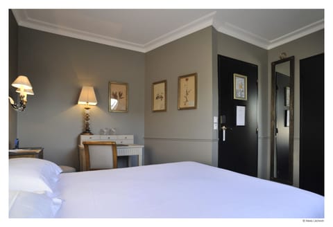 Desk, soundproofing, iron/ironing board, free WiFi