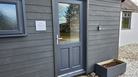 Studio, Multiple Beds, Non Smoking, Hill View | Free WiFi, bed sheets