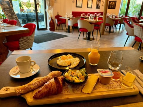 Daily full breakfast for a fee
