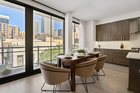 Family Apartment, 3 Bedrooms, Balcony | In-room dining