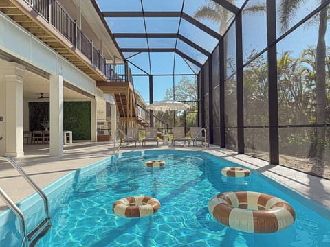 Heated Pool w/ Screen Eclosure To Keep Away The Bugs!