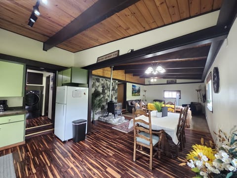 Kitchen/Living room, Creek's Cabin