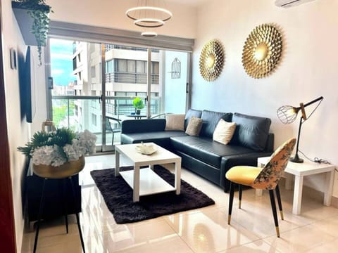 Deluxe Apartment, Balcony, City View | Living area