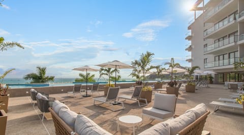 Pools and Lounge Area