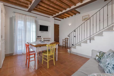 Autumn, Kitchen, Living Room, Spring, Summer