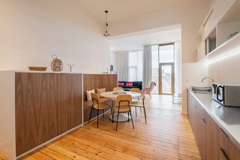 Apartment, 1 Bedroom, Balcony, Garden View | Dining room