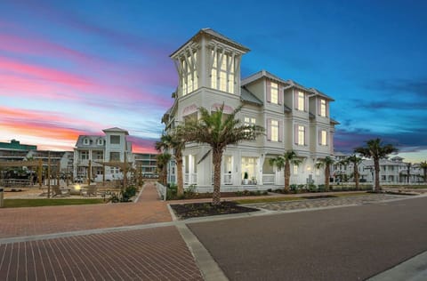 Dancing Queen, Evening View