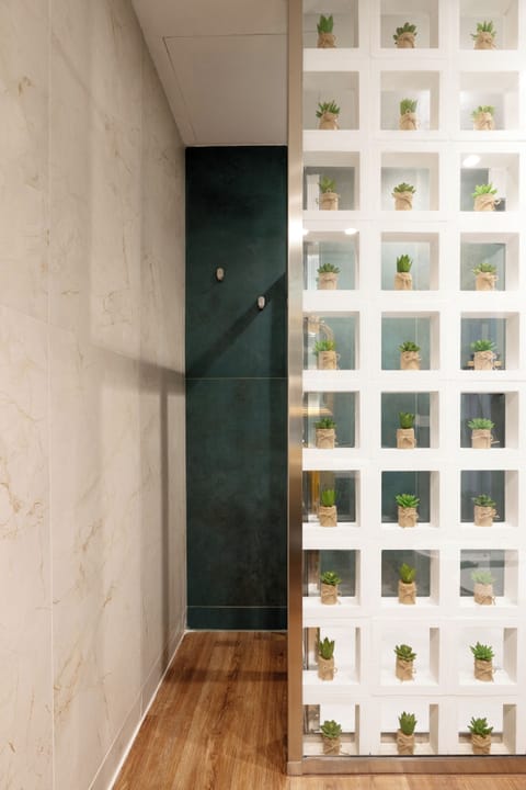 Quadruple Room, City View (Proserpina) | Bathroom | Hair dryer, towels, soap, shampoo