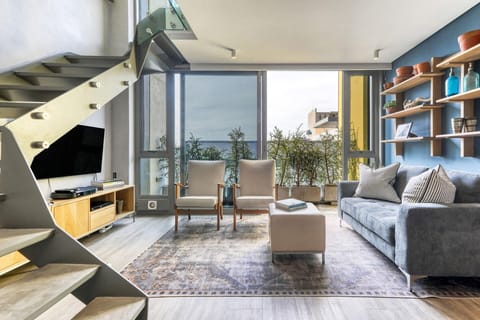 313 Always-Power Stylish De Waterkant Loft 1