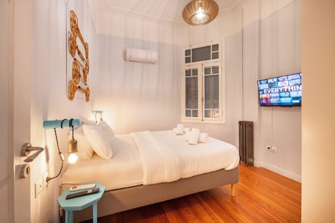 Deluxe Apartment | 2 bedrooms, desk, laptop workspace, iron/ironing board